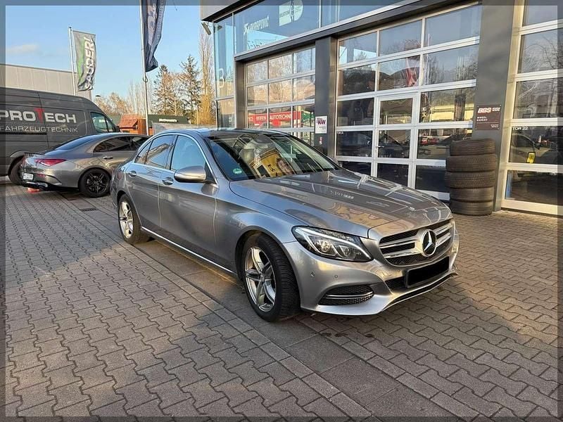 Grau Gebraucht 2014 Mercedes C220 Avantgarde Limousine | 13.000 € - Bild 1/4