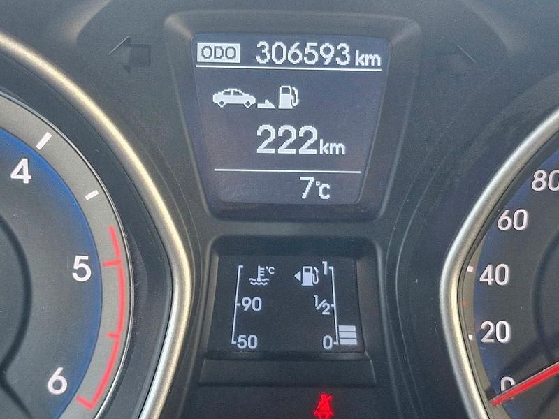 Gebraucht Hyundai i30 Classic 90 PS (66 kW) 2013 Silber Kombi