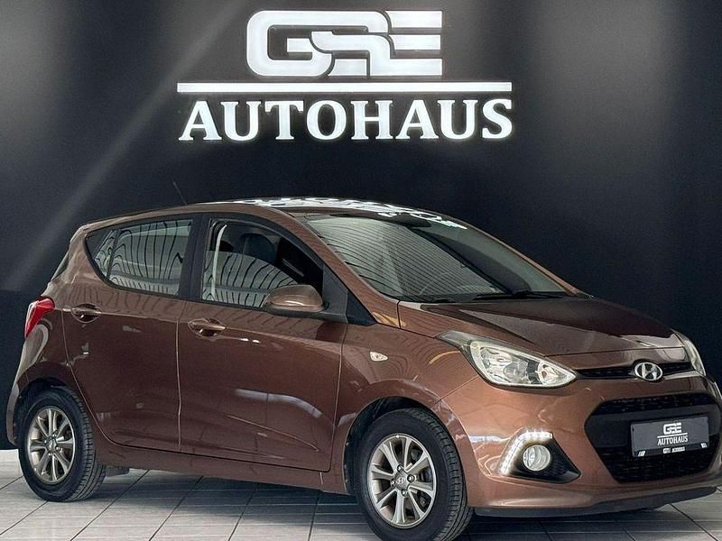 Gebraucht Hyundai i10 Edition 67 PS (49 kW) 2014 Braun Kleinwagen