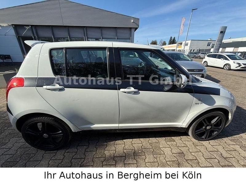 Gebraucht Suzuki Swift Club 92 PS (67 kW) 2010 Weiß Kleinwagen