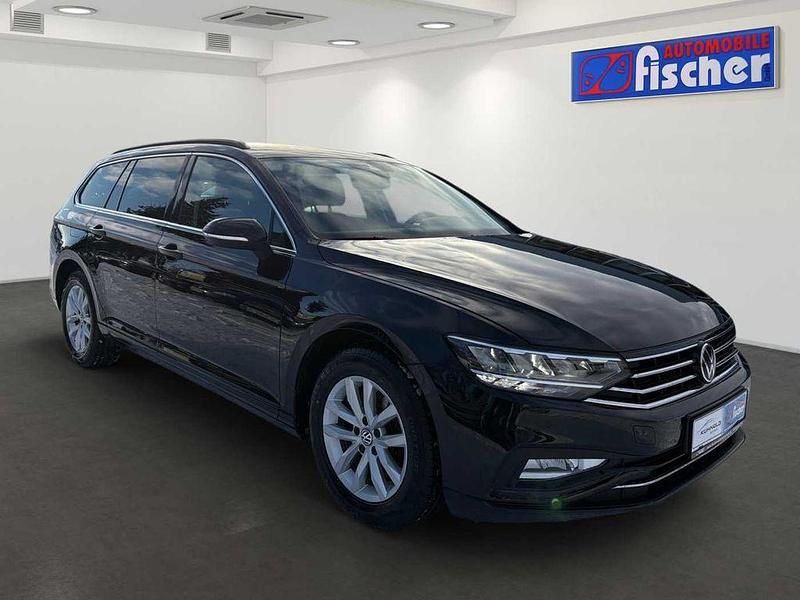 Gebraucht VW Passat Business 150 PS (110 kW) 2022 Deep black perleffekt c9x Kombi