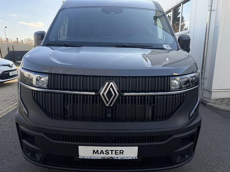 Nouă Renault Master 2026 Monovolum