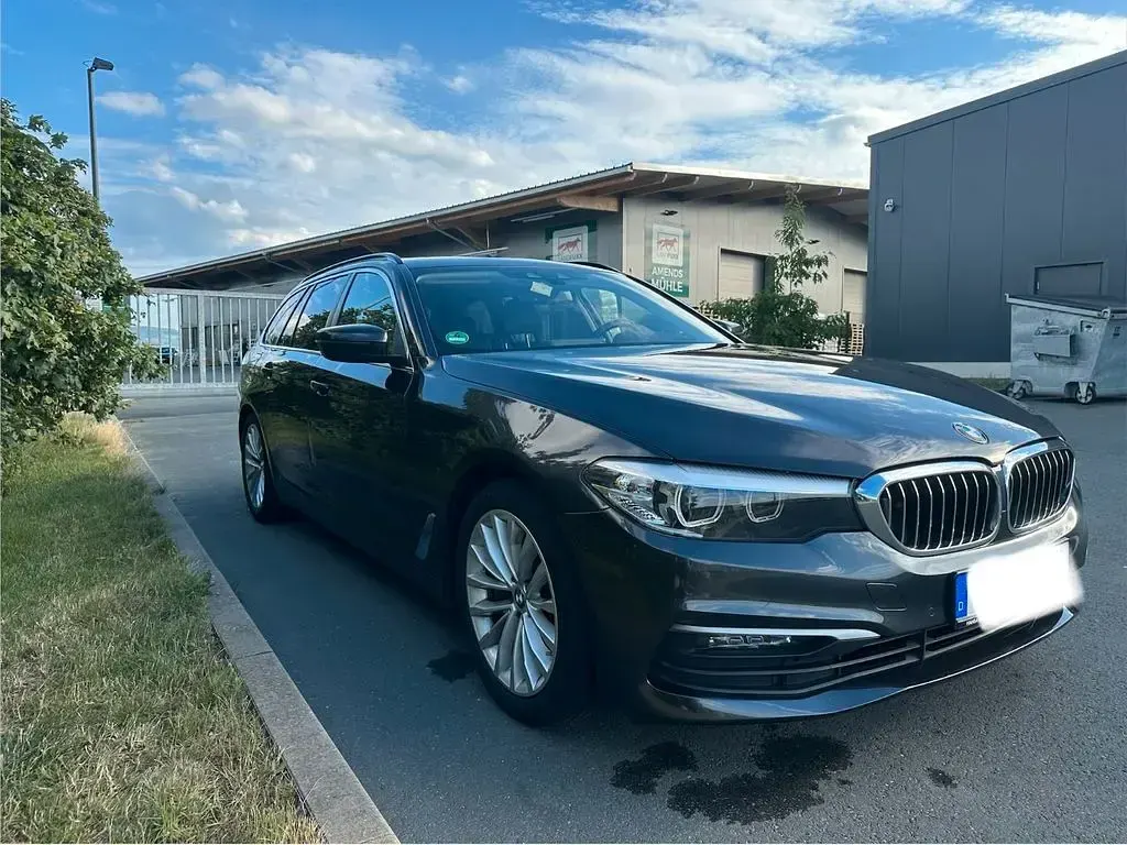 Gebraucht BMW 530 265 PS (194 kW) 2018 Grau Kombi