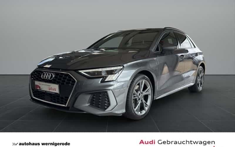 Grau Gebraucht 2021 Audi A3 Sportback e-tron S-Line Kleinwagen | 23.440 € (Fairer Preis) - Bild 1/4