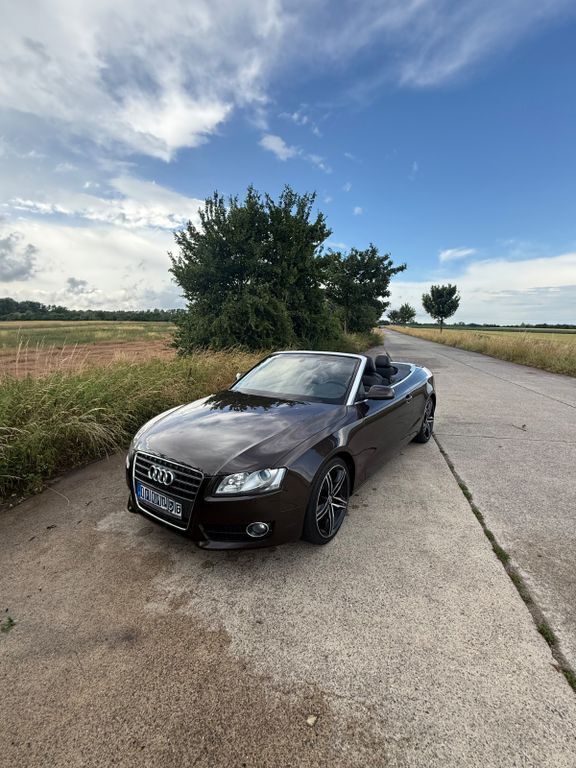 Braun Gebraucht 2011 Audi A5 Cabriolet Cabrio | 9.200 € (Superpreis) - Bild 1/4