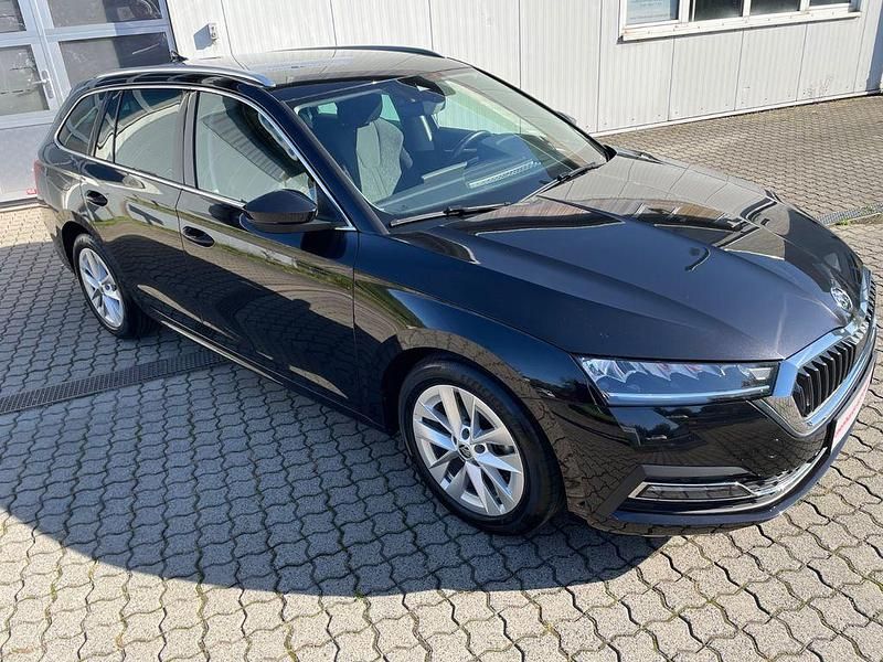 Schwarz Gebraucht 2022 Skoda Octavia Style Kombi | 21.890 € (Guter Preis) - Bild 1/4