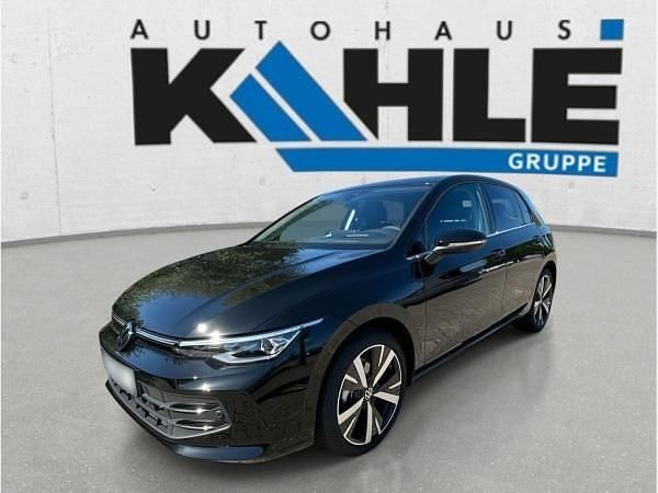 Schwarz (grenadillschwarz) Neu 2025 VW Golf VIII Comfortline Limousine | 42.430 € - Bild 1/4