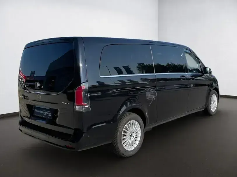 Gebraucht Mercedes V300 Avantgarde 237 PS (174 kW) 2025 Obsidianschwarz (metallic) Van / Kleinbus