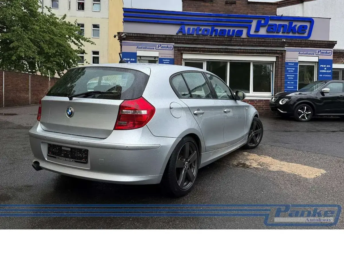 Second-hand BMW 123 Performance 204 CP (150 kW) 2010 Argintiu Hatchback
