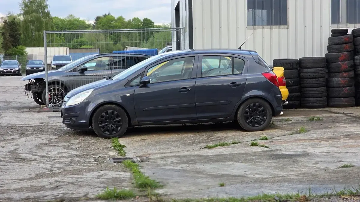 Używany Opel Corsa 80 KM (58 kW) 2007 Niebieski Hatchback