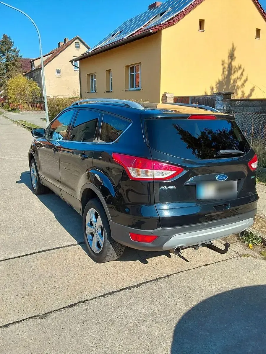 Używany Ford Kuga SYNC Edition 150 KM (110 kW) 2015 Czarny SUV