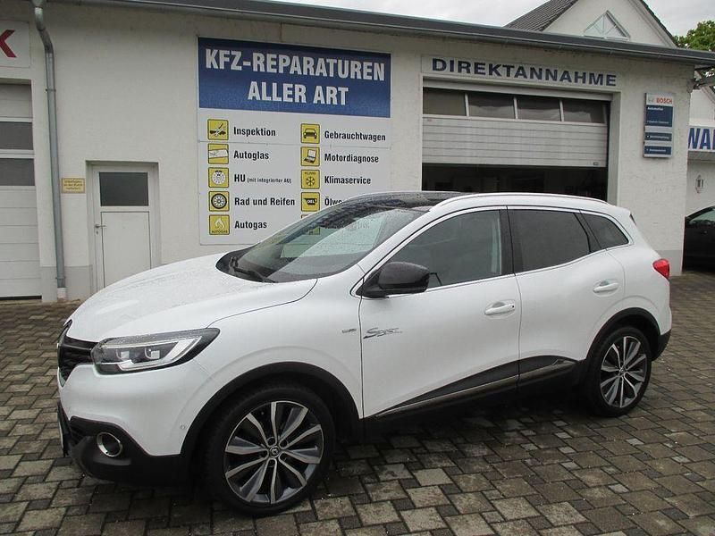 Weiß Gebraucht 2015 Renault Kadjar Bose Edition SUV | 10.990 € (Guter Preis) - Bild 1/4