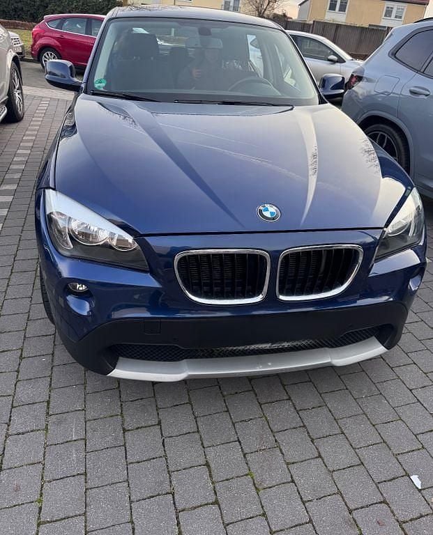 Blau Gebraucht 2010 BMW X1 Performance SUV | 11.000 € (Fairer Preis) - Bild 1/4