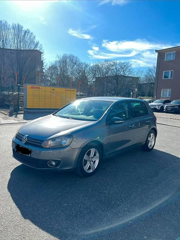 Gebraucht VW Golf VI Style 122 PS (89 kW) 2011 Grau Kleinwagen