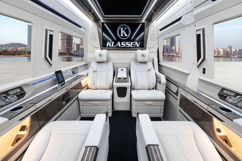 Neu Mercedes Sprinter 190 PS (139 kW) 2025 Schwarz Van
