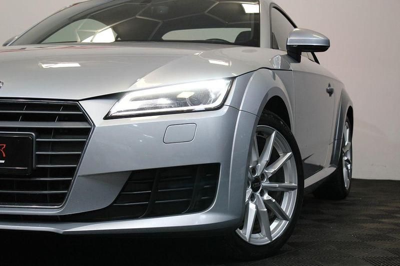 Gebraucht Audi TT Ambiente 184 PS (135 kW) 2014 Silber Coupé