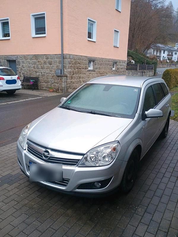Gebraucht Opel Astra 105 PS (77 kW) 2008 Silber Kombi