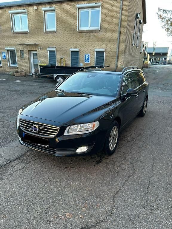 Schwarz Gebraucht 2016 Volvo V70 Momentum Kombi | 11.499 € (Fairer Preis) - Bild 1/4