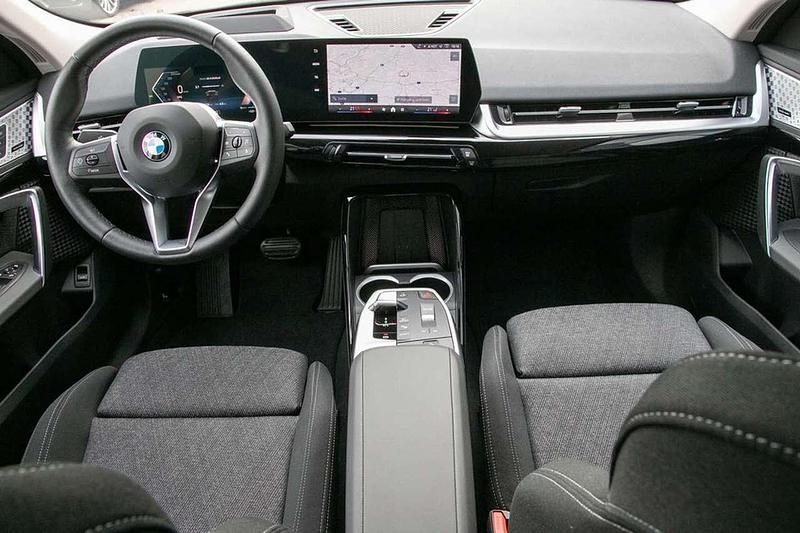 Gebraucht BMW X2 163 PS (119 kW) 2024 Black sapphire metallic SUV