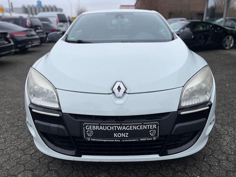 Gebraucht Renault Mégane Coupé Night&Day 131 PS (96 kW) 2010 Weiß Coupé