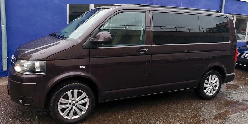 Usado VW Multivan 179 CV (131 kW) 2011 Marrón Monovolumen