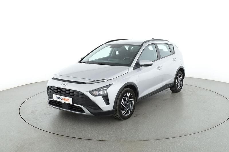 Grau Gebraucht 2022 Hyundai Bayon Intro Edition SUV | 16.810 € (Fairer Preis) - Bild 1/3