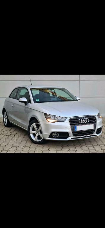 Gebraucht Audi A1 Attraction 105 PS (77 kW) 2010 Silber Kleinwagen