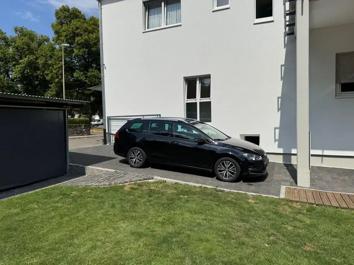 Gebraucht VW Golf VII Allstar 110 PS (80 kW) 2016 Schwarz Kombi