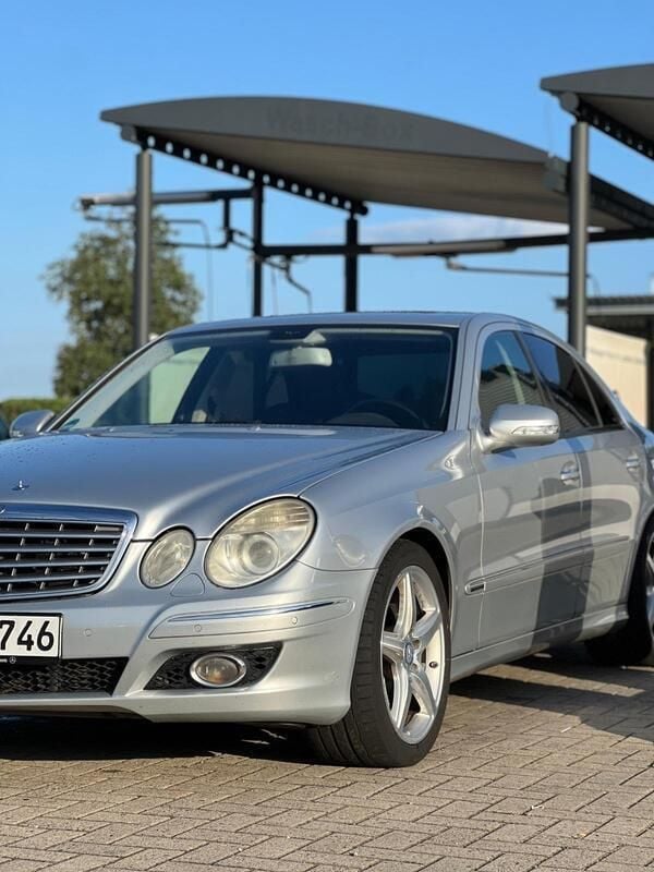 Silber Gebraucht 2009 Mercedes E320 Limousine | 5.500 € (Guter Preis) - Bild 1/4