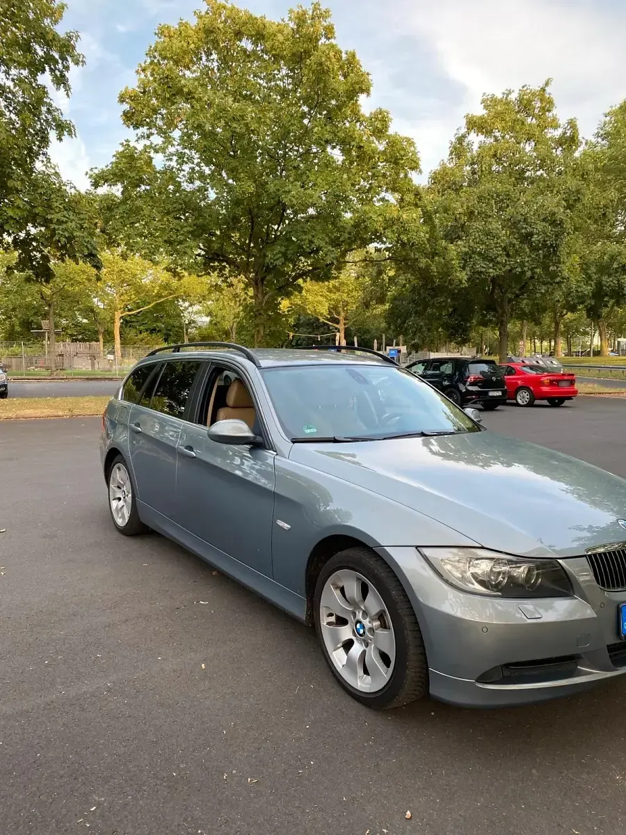 Gebraucht BMW 325 218 PS (160 kW) 2008 Silber Kombi