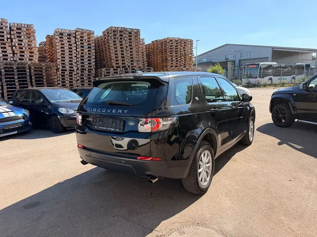 Gebraucht Land Rover Discovery Sport Pure 150 PS (110 kW) 2017 Santorini black SUV