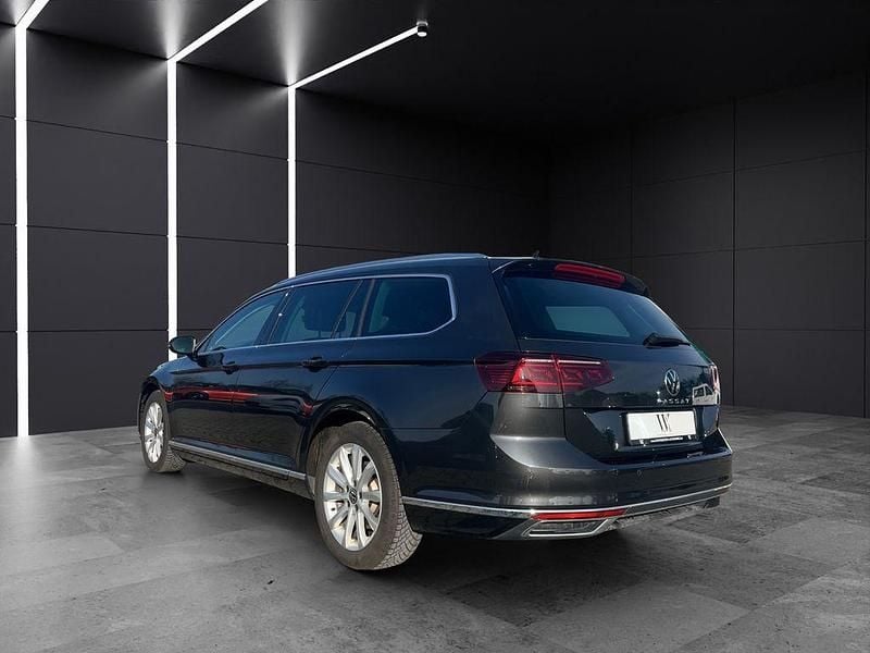 Gebraucht VW Passat Elegance 150 PS (110 kW) 2021 Grau Kombi