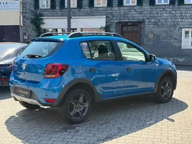Gebraucht Dacia Sandero Celebration 90 PS (66 kW) 2017 Blau SUV