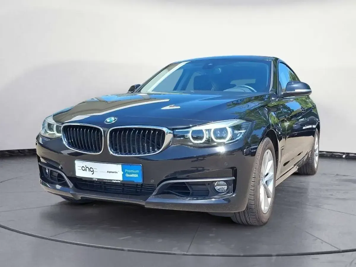 Gebraucht BMW 330 Advantage 258 PS (189 kW) 2019 Schwarz uni Limousine
