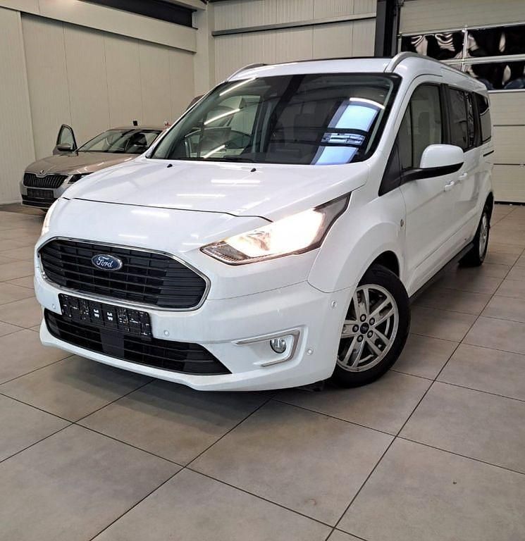 Gebraucht Ford Tourneo Titanium 120 PS (88 kW) 2019 Weiß Van / Kleinbus