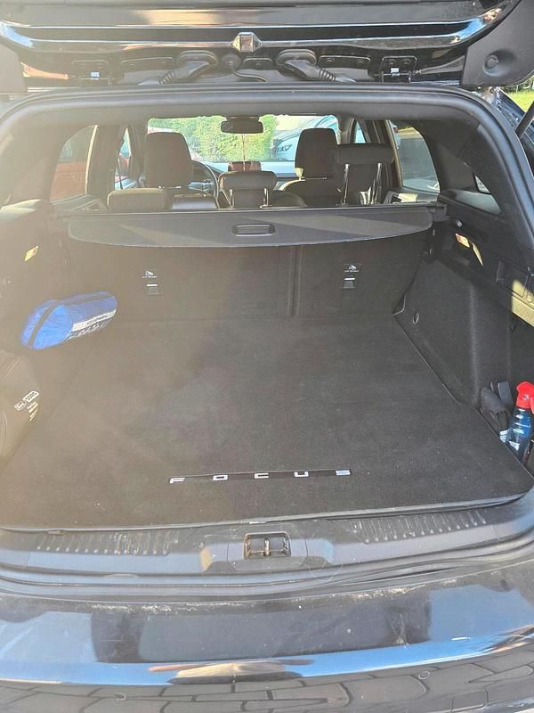 Gebraucht Ford Focus ST 182 PS (133 kW) 2019 Schwarz Kombi