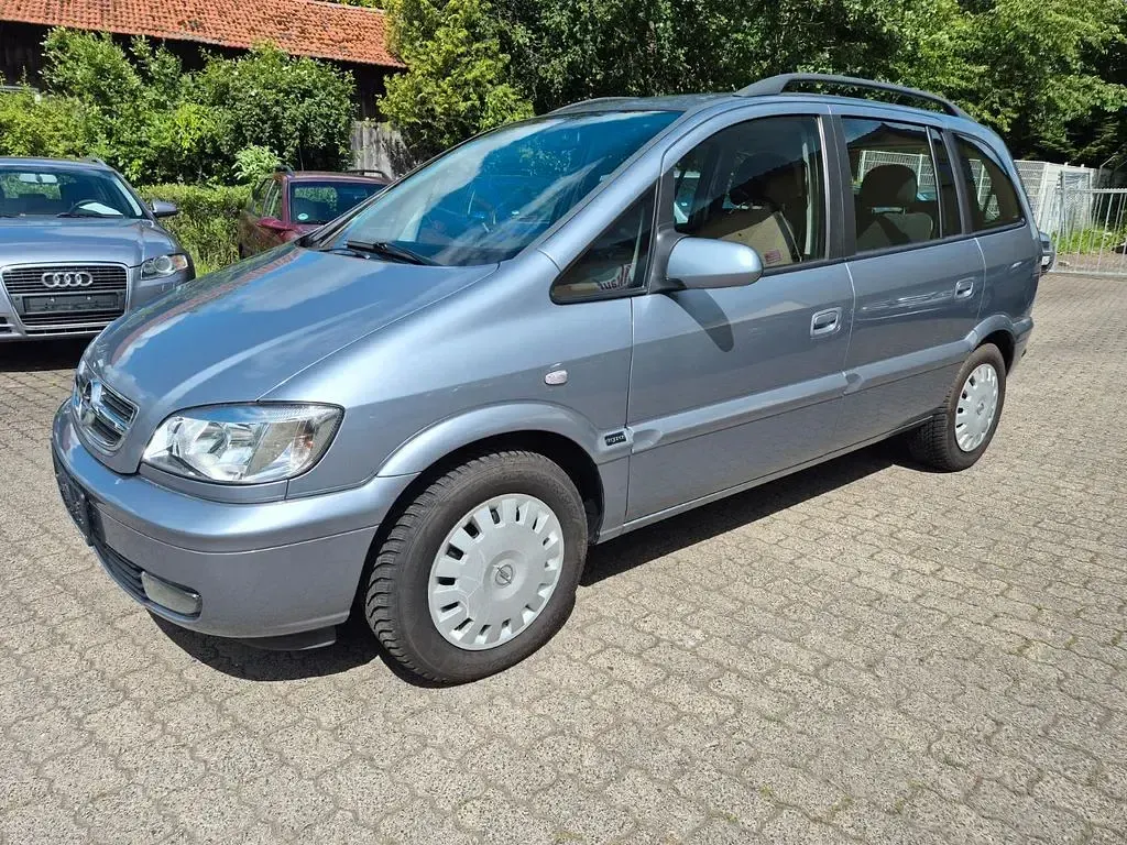 Gebraucht Opel Zafira Elegance 125 PS (91 kW) 2005 Silber Van / Kleinbus