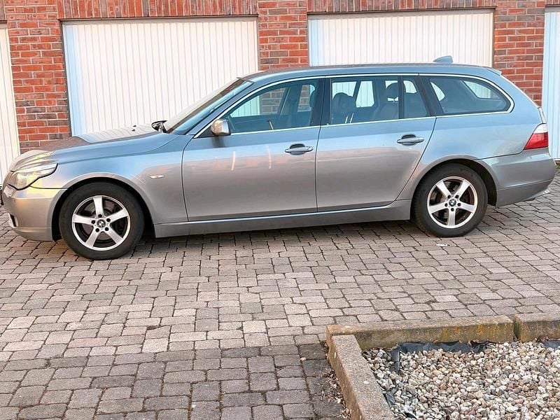 Gebraucht BMW 530 235 PS (172 kW) 2008 Silber Kombi
