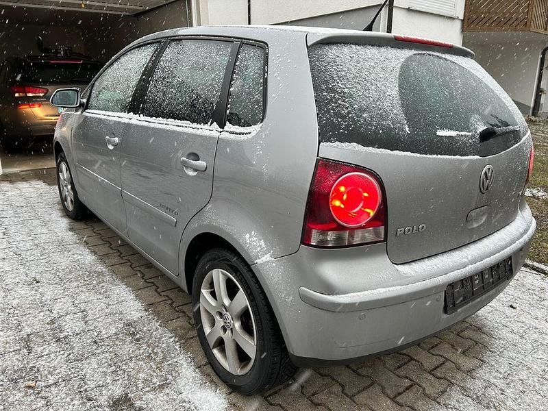 Silber Gebraucht 2009 VW Polo Comfortline Limousine | 2.790 € (Guter Preis) - Bild 1/4