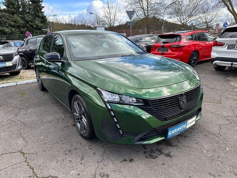 Gebraucht Peugeot 308 Active 131 PS (96 kW) 2024 Grün Limousine