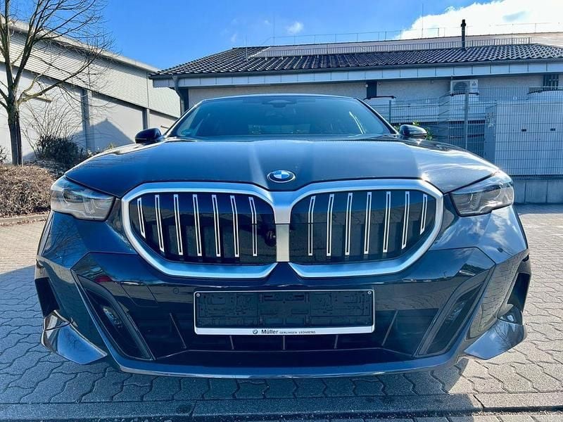 Gebraucht BMW 520 M Sport 190 PS (139 kW) 2025 Grau Limousine