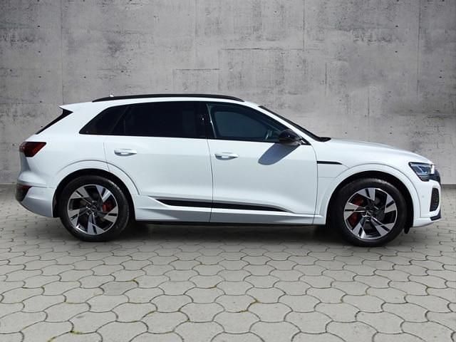 Gebraucht Audi Q8 e-tron S-Line 300 kW (408 PS) 2023 Gletscherweiß metallic SUV