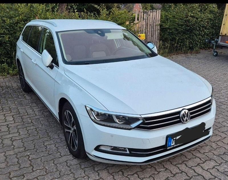 Weiß Gebraucht 2019 VW Passat Highline Kombi | 18.000 € (Fairer Preis) - Bild 1/4