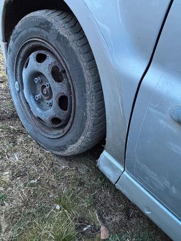 Gebraucht VW Polo 50 PS (36 kW) 1999 Silber Kleinwagen