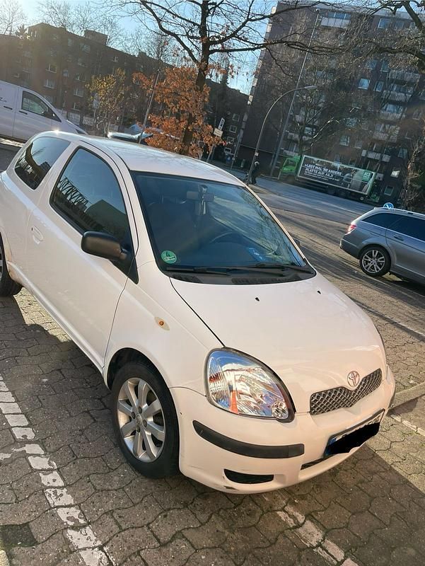 Gebraucht Toyota Yaris 65 PS (47 kW) 2005 Weiß Kleinwagen
