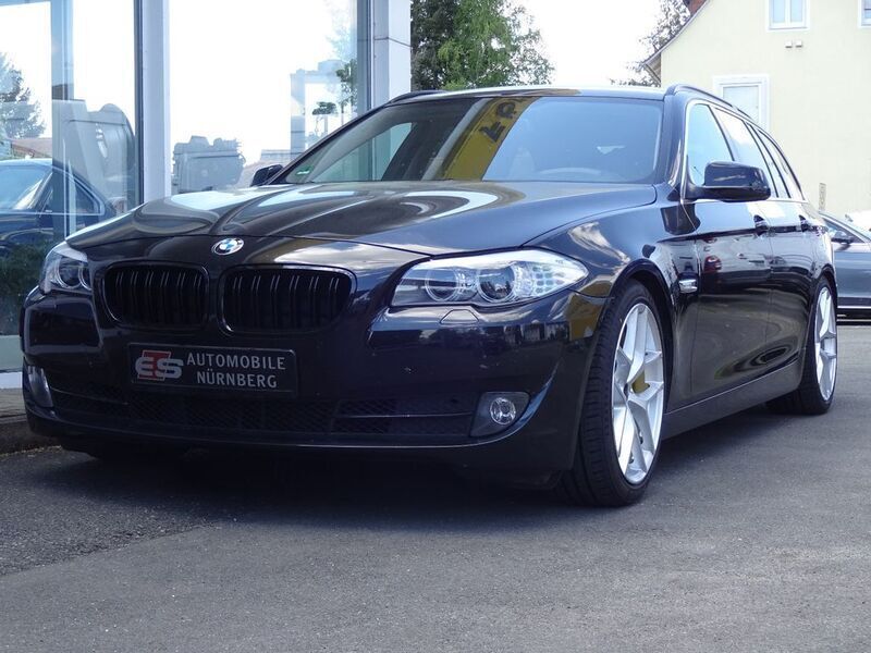 Schwarz Gebraucht 2012 BMW 520 Performance Kombi | 10.580 € (Guter Preis) - Bild 1/4
