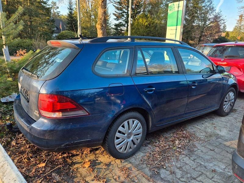 Gebraucht VW Golf VII Trendline 105 PS (77 kW) 2013 Blau Kombi