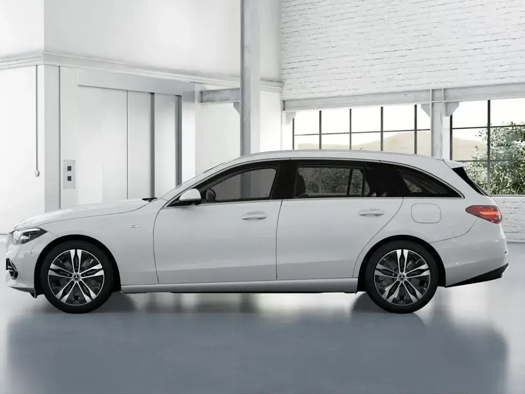 Gebraucht Mercedes C300e Avantgarde 204 PS (150 kW) 2025 Weiß Limousine