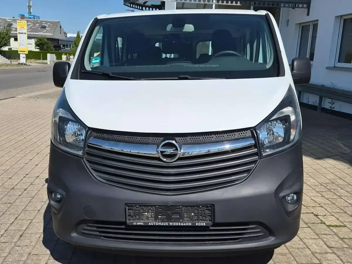 Gebraucht Opel Vivaro 125 PS (91 kW) 2016 Casabl/arctic/eisweiss/kaolin Van / Kleinbus