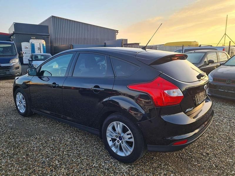 Gebraucht Ford Focus Trend 150 PS (110 kW) 2012 Pantherschwarz metallic Kleinwagen